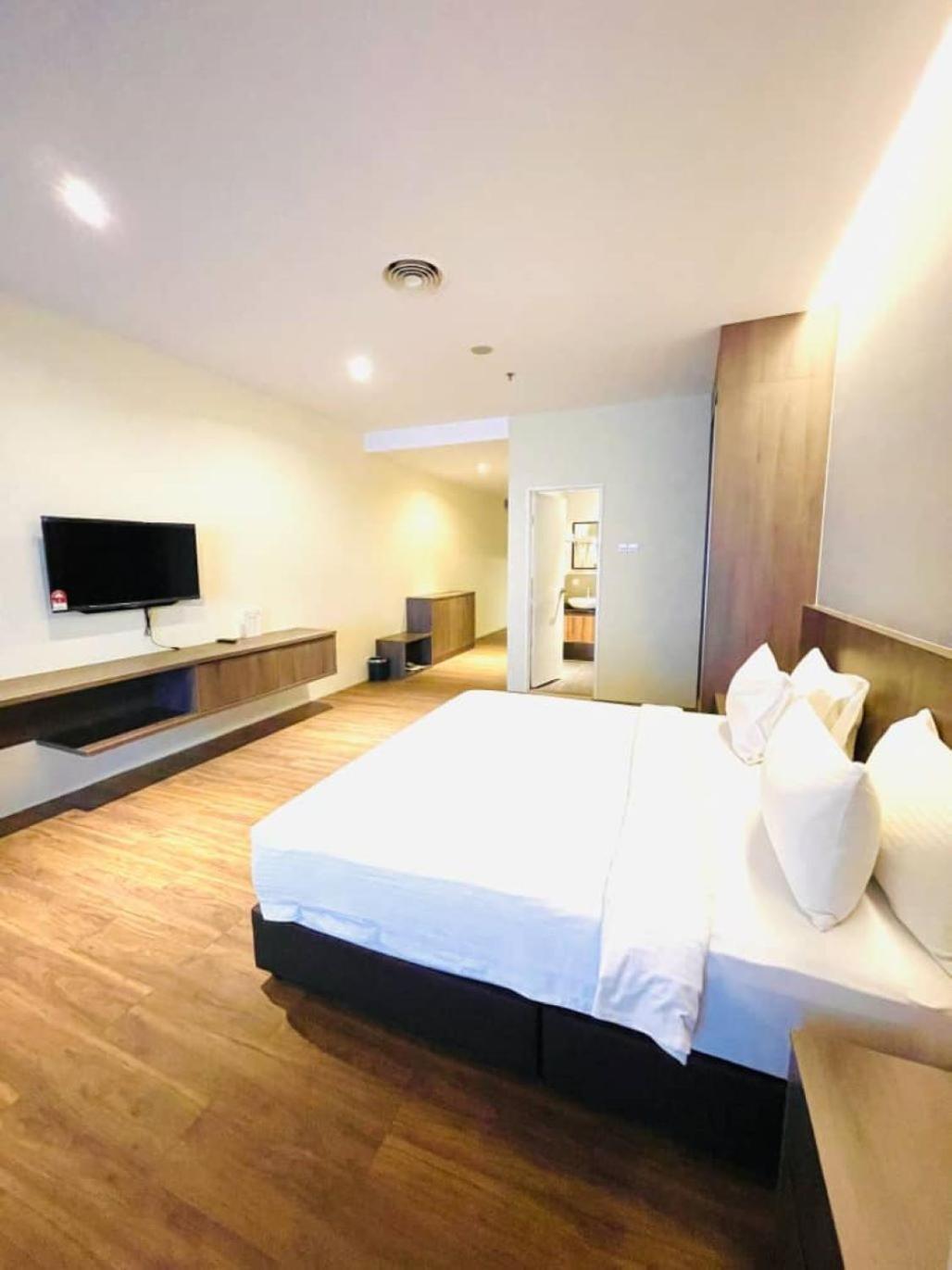 Imperial Regency Suites & Petaling Jaya Kuala Lumpur Exterior photo